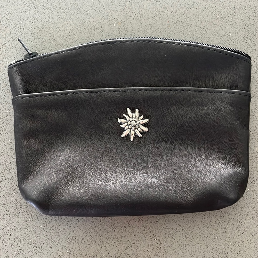 Vintage 100% leather, Italian coin purse